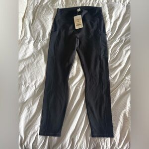 Fabletics Mila High waisted pocket black leggings NWT
